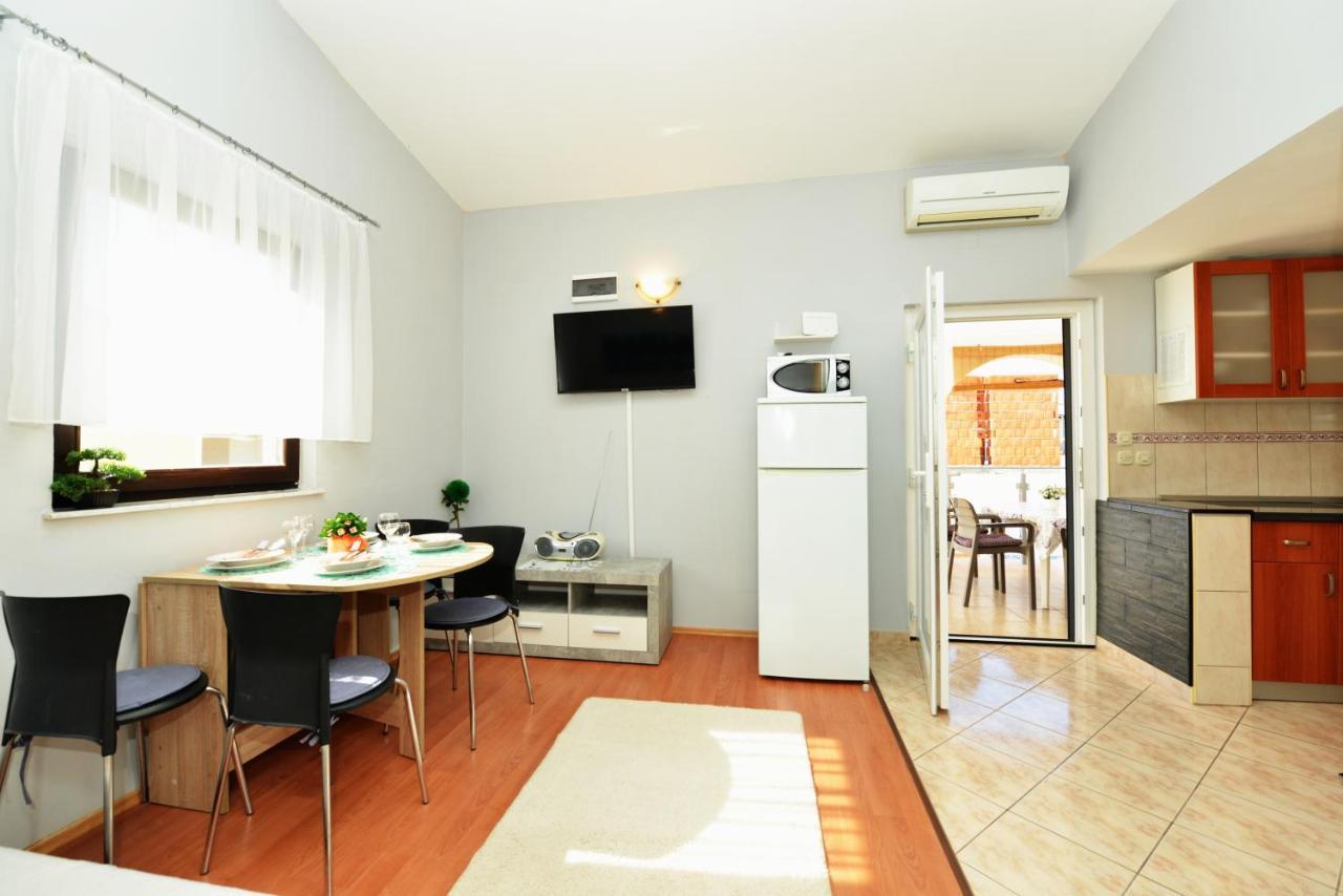 Apartment Lavender Вир Екстер'єр фото