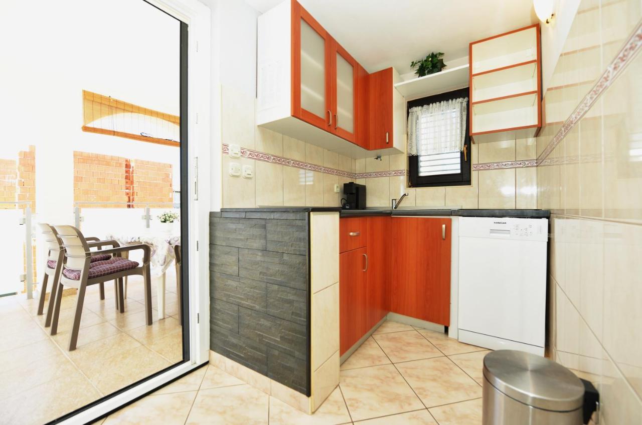 Apartment Lavender Вир Екстер'єр фото